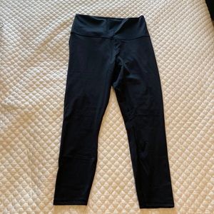 Never worn PureLuxe Fabletics Black Cropped Leggings
